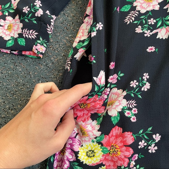 Divided Black Floral Robe - Picture 6 of 9